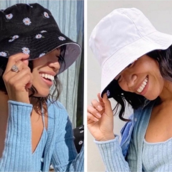 Alice + Olivia Reversible Daisy Print Bucket Hat - Picture 3 of 13